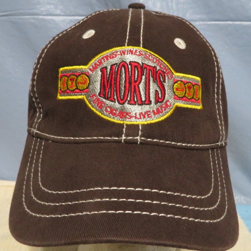 MORTS FINE CIGARS LIVE MUSIC WINES SCOTCHES CAP